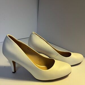 Elegant White Women's Pumps